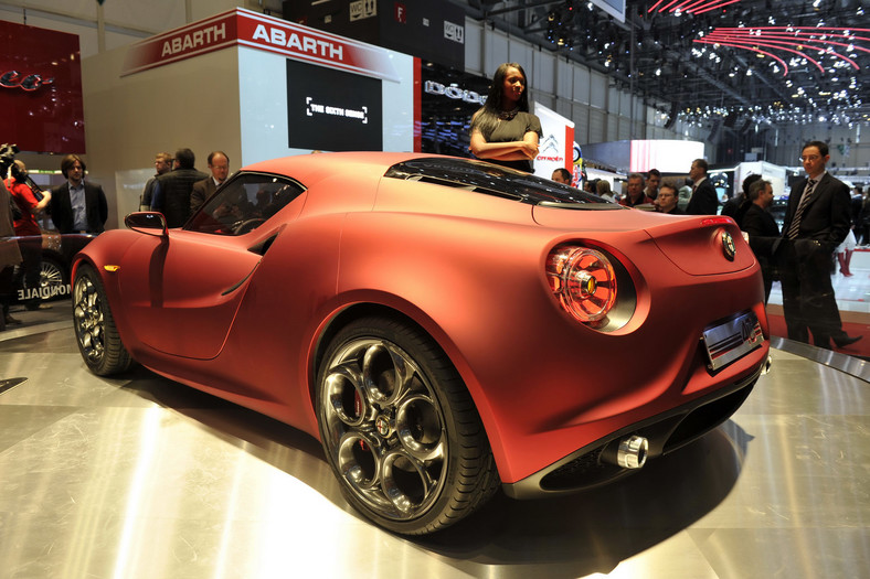 Czym zaskakuje Alfa Romeo 4C Concept?