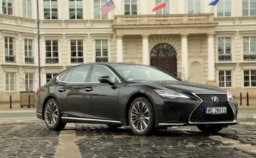 LEXUS LS