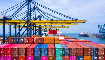 Dobry miesiąc dla polskiego eksportu – wreszcie wyszliśmy ponad kreskę