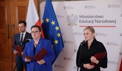 Związkowcy chcą wycofania projektu ustawy. Alarmują o "groźnych" skutkach dla nauczycieli
