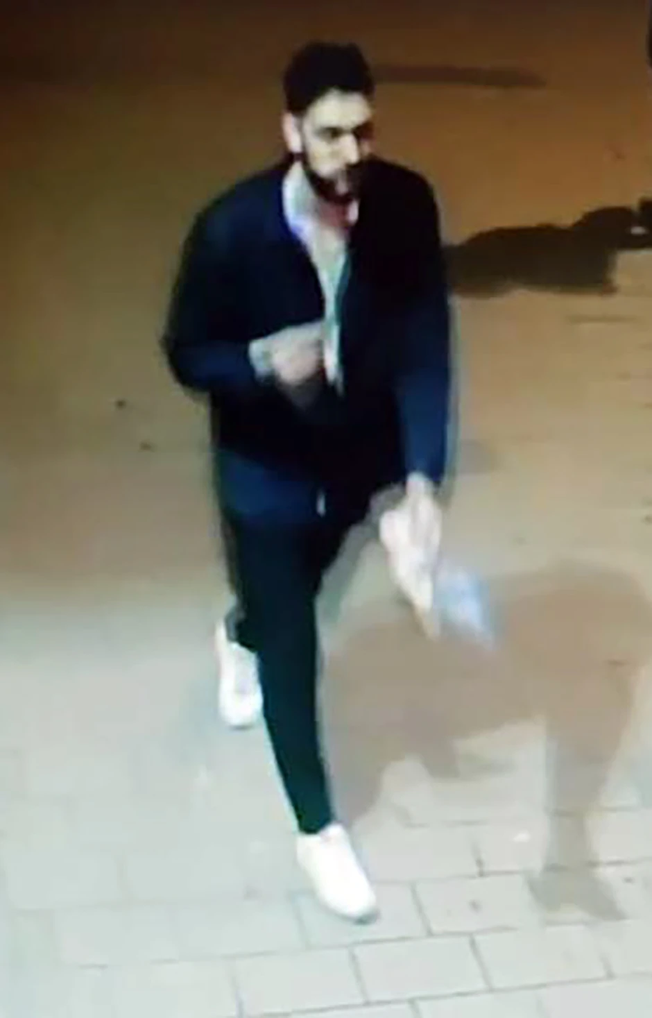 Policija traga za nasilnikom sa fotografije