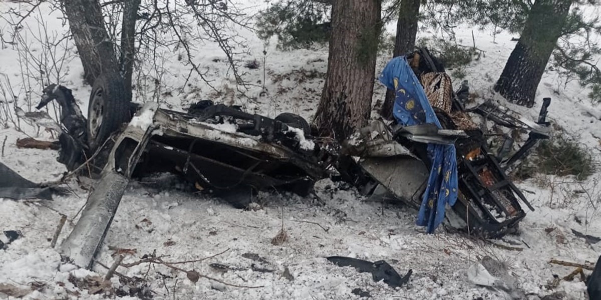 Zjechali na pobocze i zginęli. Ośmioro dzieci zostało bez rodziców