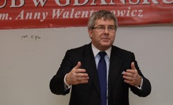 Europoseł Czarnecki przesądził: A jednak zamach