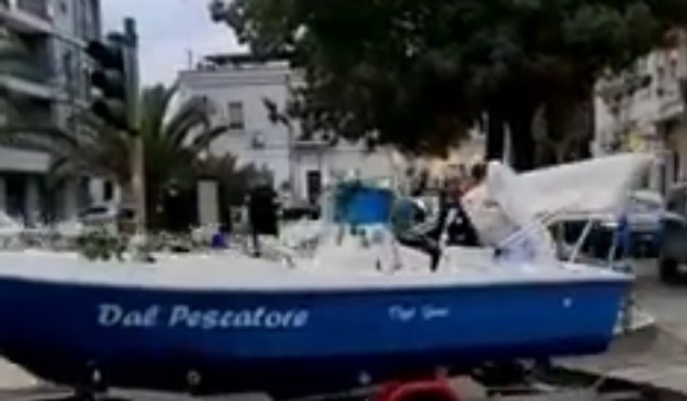 Italija, Fođa, svadba, čamac