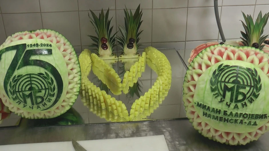 Vatrogasac Darko, karving majstor