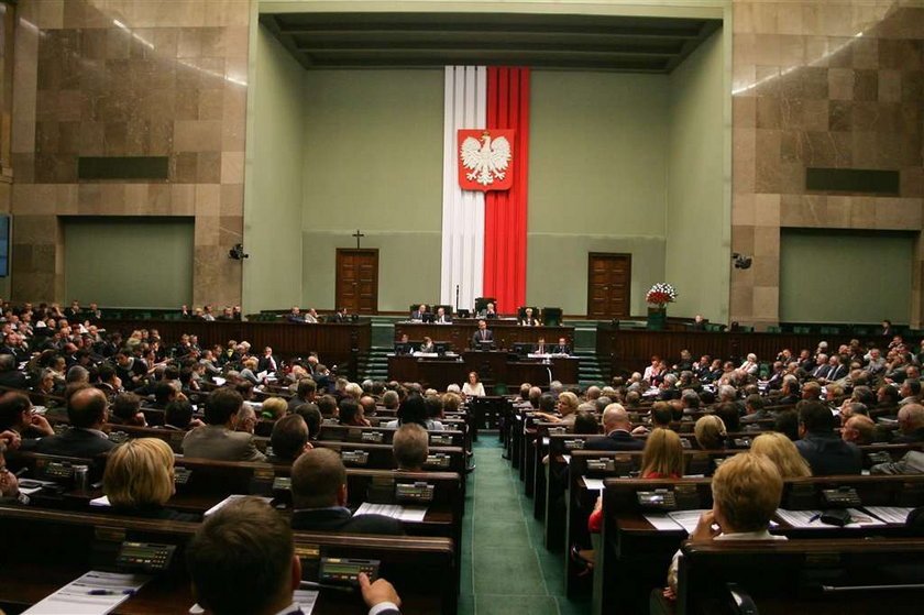 Sejm zajmie się powodzią mimo wakacji