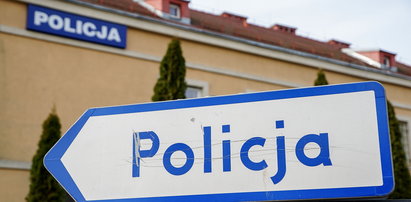 Upił się tak, że pomylił drogę. Zamiast do ukochanej pojechał na... policję