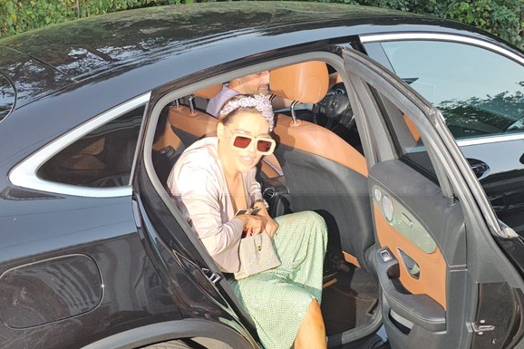 OVAKO IZGLEDA SESTRA ANE NIKOLIĆ Danas je u njihovom domu važan dan, pevačica sve otkrila: "Kaže, sva sam na nju"