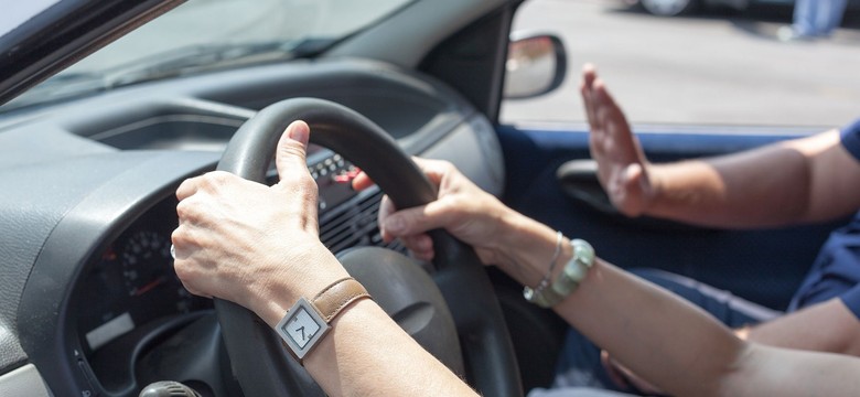 Za kółkiem bez prawa jazdy, ale za to z rodzicami. Rząd chce ułatwić życie młodym kierowcom