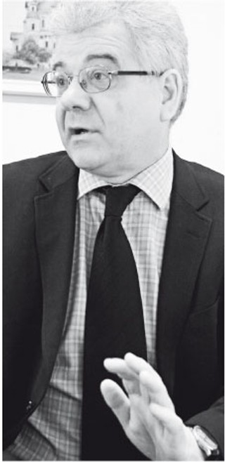 'Zarobki absolwentów Krajowej Szkoły Administracji Publicznej zaczynają się od 4 tys. zł'