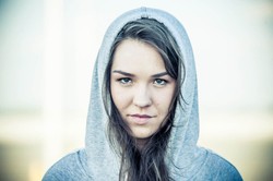 Karolina Czarnecka pokazuje "Mój pokój" z "Solarium 2.0" i zaprasza na koncerty w całej Polsce