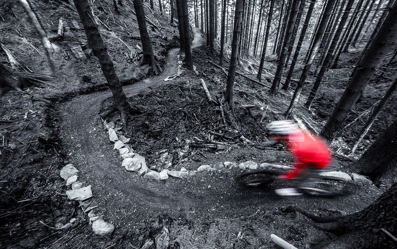 Singletrek pod Smrkem. fot. Petr Slavík