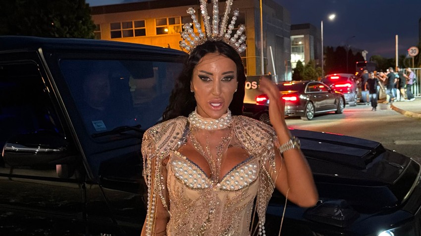 Slađa u Šimanovce stigla kao na karneval: "Stanija je uz mene"
