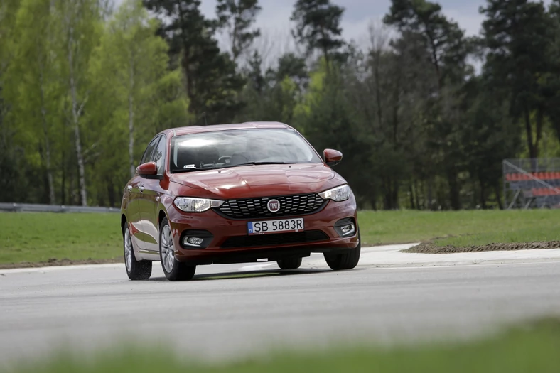 Fiat Tipo: testowana wersja: 1.4/95 KM Lounge (54 000 zł)