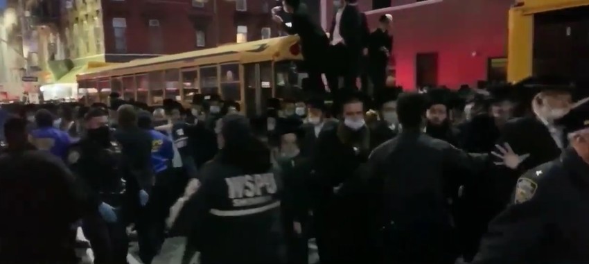 Reakcija gradonačelnika naišla je na kritike nekih pripadnika jevrejske zajednice u Njujorku