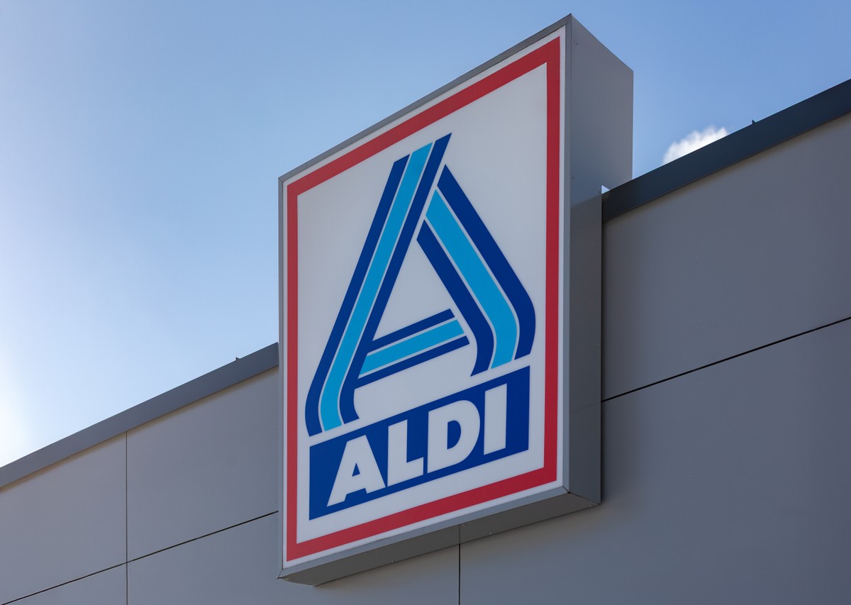 Sieć sklepów Aldi wydłuża godziny otwarcia przed świętami. W jakich godzinach będą otwarte od 17 do 19 kwietnia 2025?