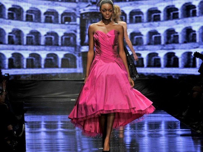 Pokaz kolekcji Teresy Rosati na Beverly Hills Fashion Festival