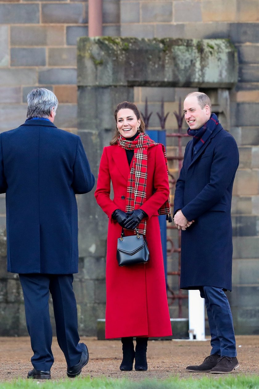 Księżna Kate przechadzała się po Cardiff bez maseczki. Będzie skandal?