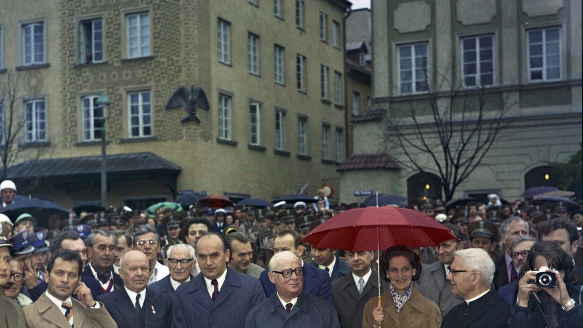 ODBUDOWA ZAMKU KRLEWSKIEGO W WARSZAWIE