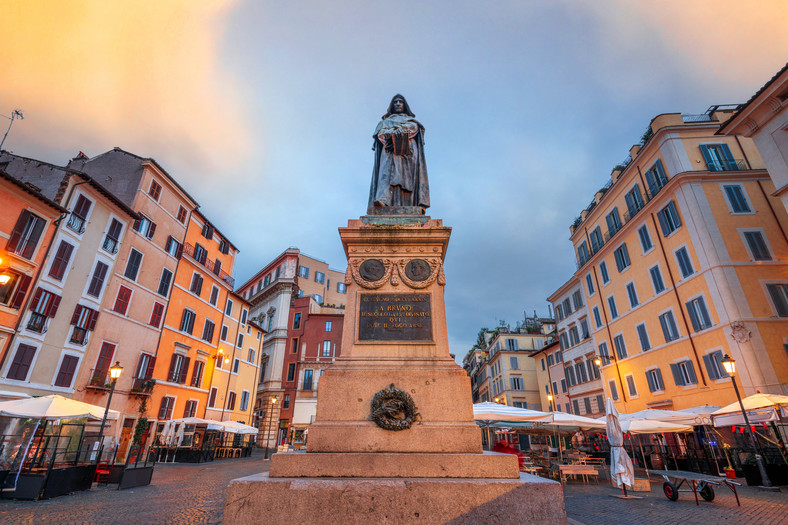 Campo de' Fiori w Rzymie