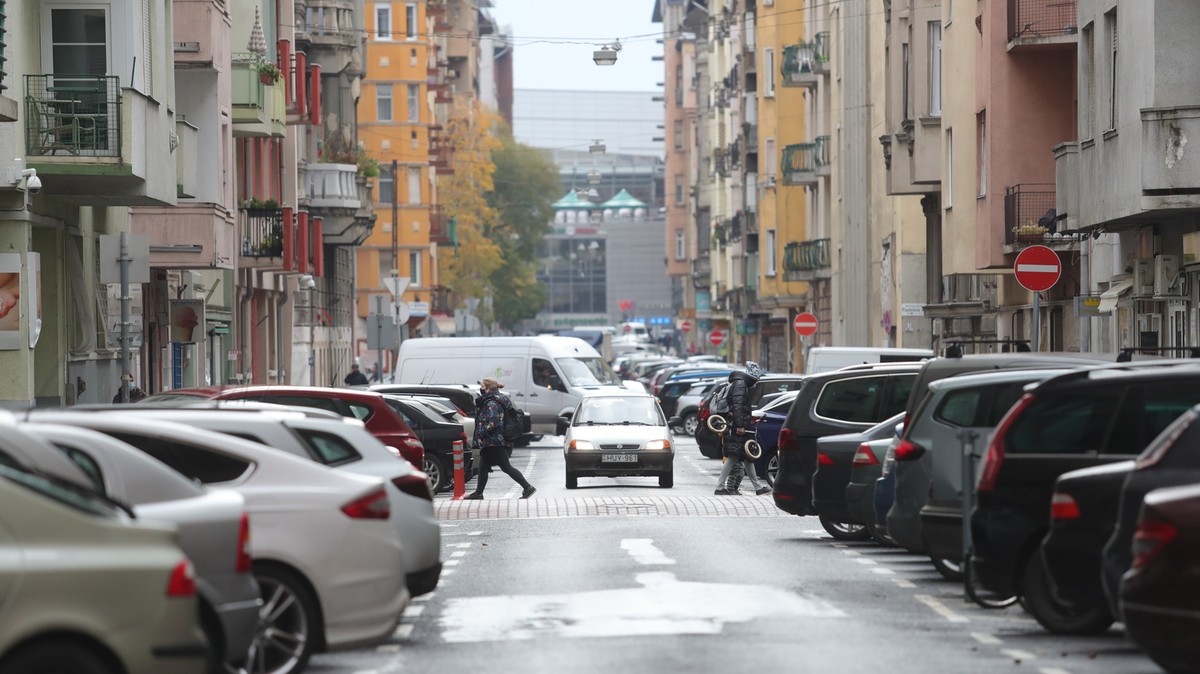 Börtönt kér az ügyészség a zuglói és az újbudai parkolási botrány gyanúsítottjaira: több ismert politikus ellen vádat emeltek, köztük van Horváth Csaba is