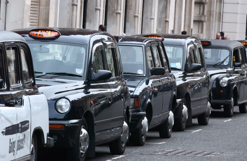 Geely znany jest m. in. z produkcji londyńskich taksówek.