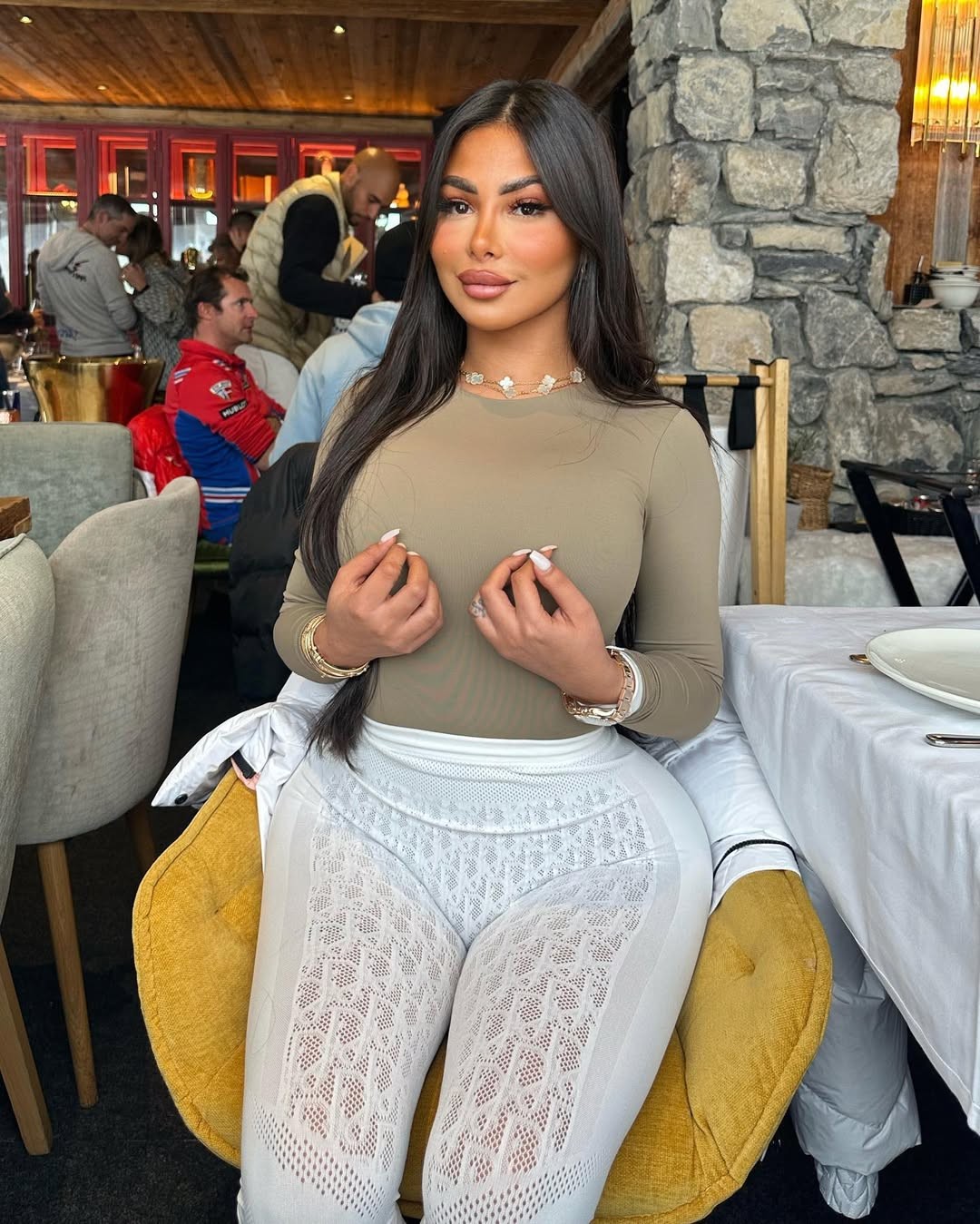 Francúzsku influencerku Maevu Ghennam zatkli v Dubaji kvôli jedinému videu. 