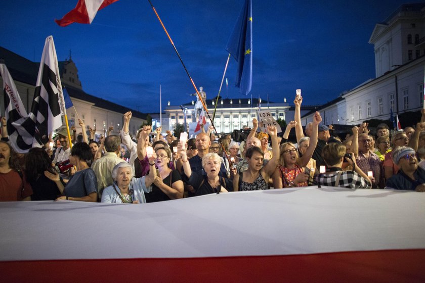 Demonstracje ws. sądów