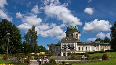 wyjazd do sanatorium w 2026 roku. jakie są aktualne ceny i ile trzeba