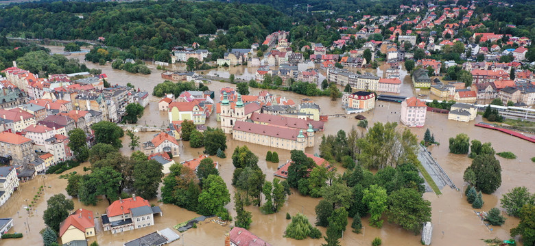 Kłodzko, Nysa, Głuchołazy, Jelenia Góra i nie tylko... Tak wyglądały z orbity fale powodziowe w miastach [ZDJĘCIA]