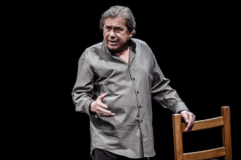 Janusz Gajos w spektaklu "Msza za miasto Arras" w Teatrze Narodowym 