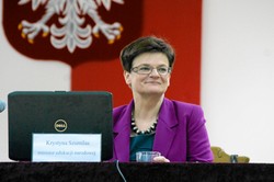 Wpadka minister edukacji. Tak tłumaczy się resort