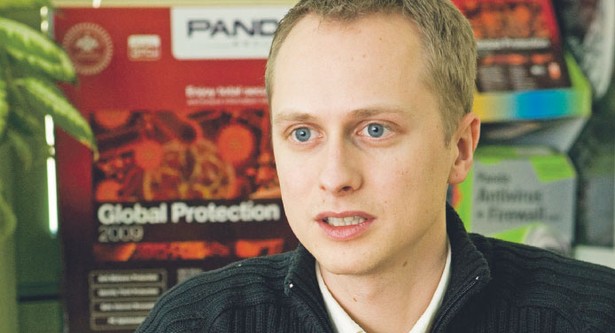 Adam Żelazko, ekspert w dziedzinie bezpieczeństwa sieci firmowych, produkt manager w firmie Panda Security Polska, produkującej oprogramowanie antywirusowe. Absolwent Wyższej Szkoły Informatyki Stosowanej i Zarządzania WIT w Warszawie Fot. Marek Matusiak