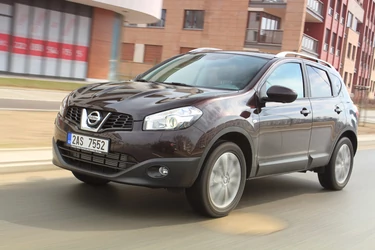 Nissan Qashqai: Auto Pod Nadzorem Kamer