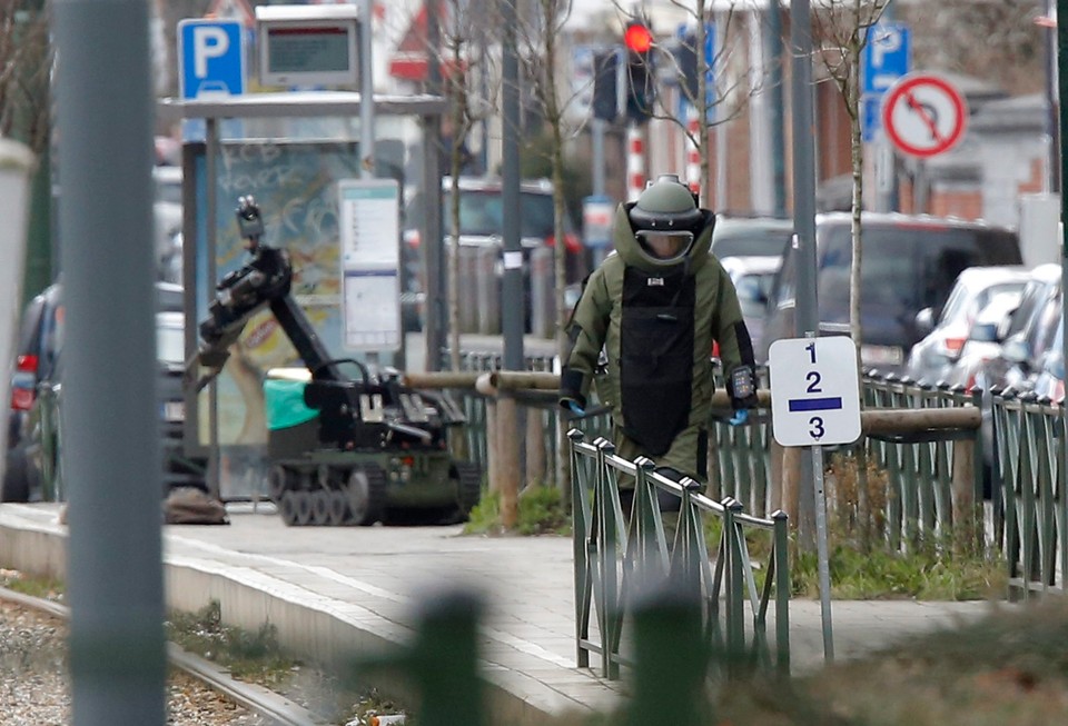 BRUSSELS TERROR ATTACKS RAID (Police raid in Brussels)