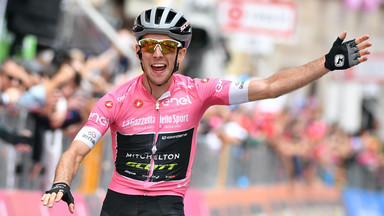 Giro d'Italia 2018: Simon Yates wygrał etap i umocnił się na pozycji lidera