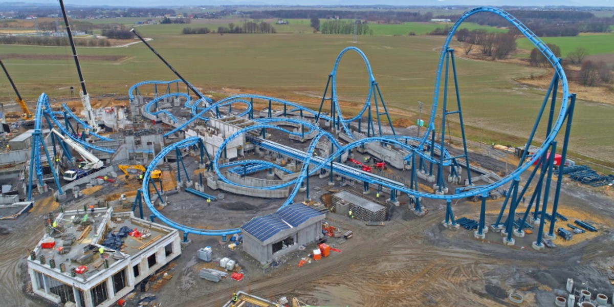 Energylandia: powstaje nowy roller coaster "Abyssus" - Podróże