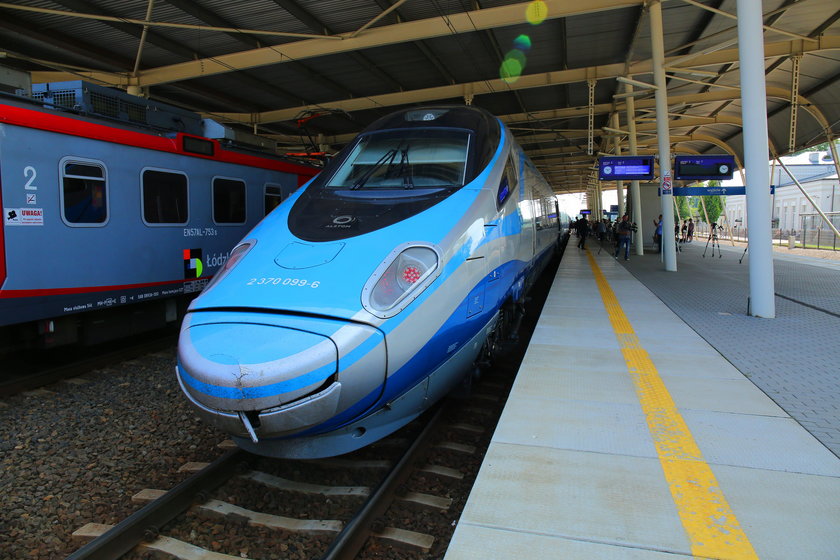 Pendolino jedzie przez Łódź