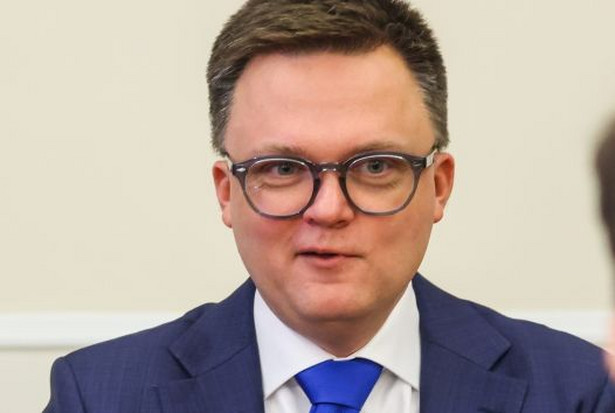 Marszałek Sejmu Szymon Hołownia uważa, że w sprawie ustawy wiatrakowej "popełniono błąd"