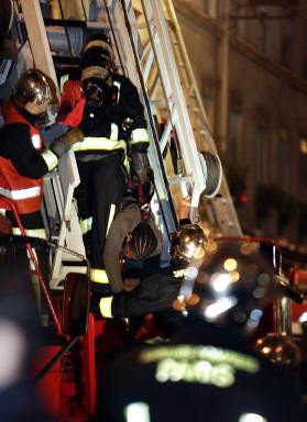 Pożar w paryskim hotelu / 11.jpg