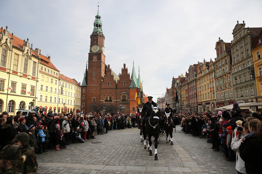 Strażnicy miejscy na koniach w Rynku