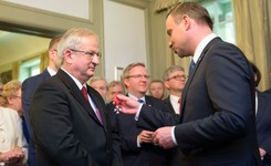 Antysemita i entuzjasta Putina odznaczony przez Andrzeja Dudę