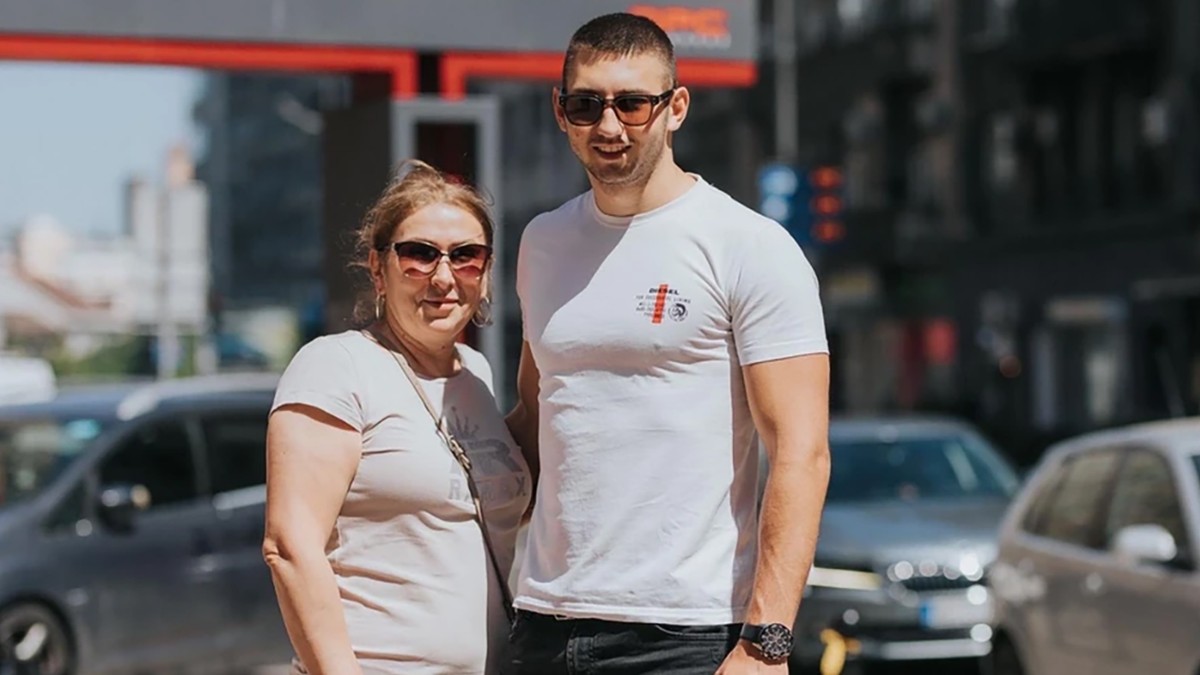 Stefan Savić sa majkom