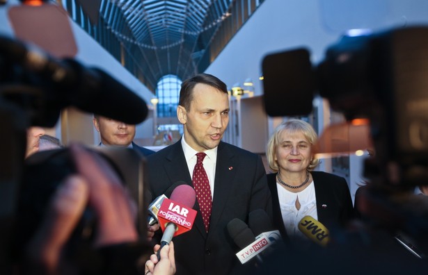 PiS chce, by komisja etyki prześwietliła podróże Sikorskiego