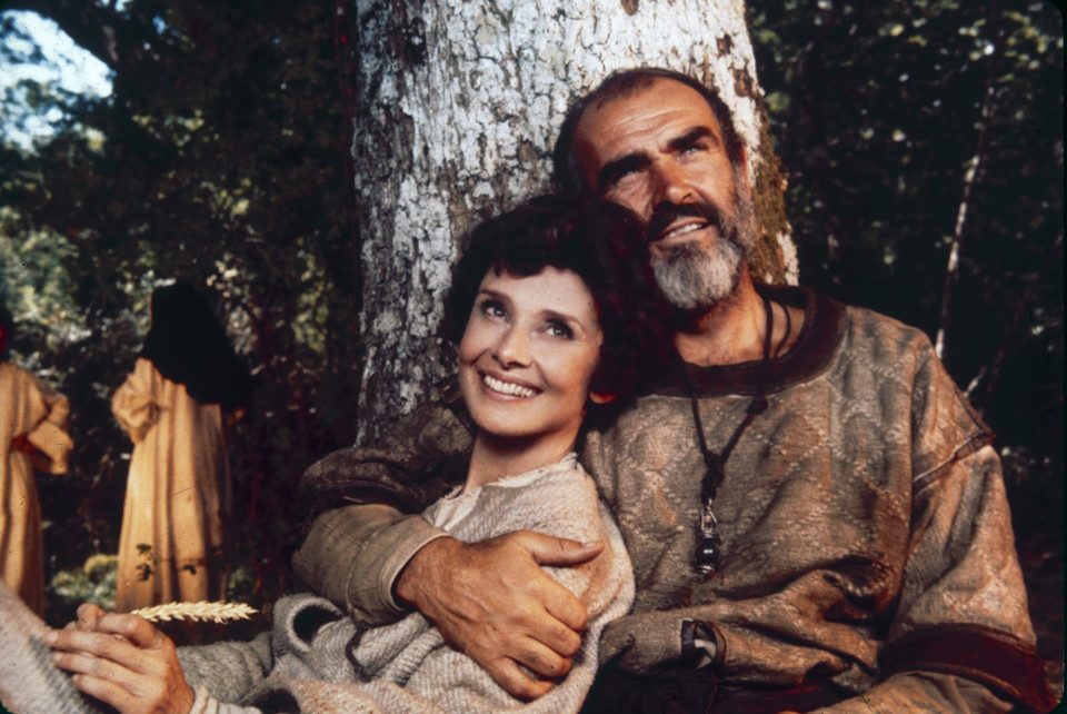Audrey Hepburn i Sean Connery w filmie "Powrót Robin Hooda"