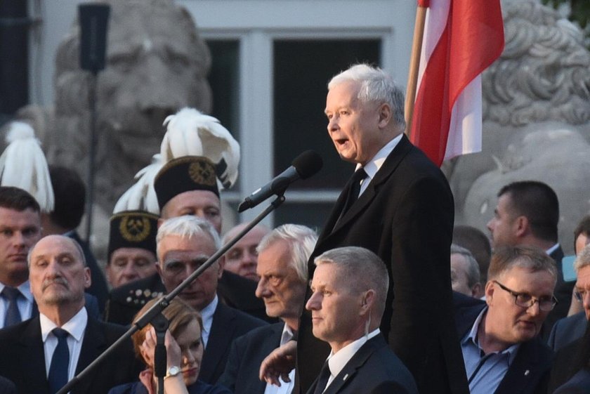 Obchody miesięcznicy smoleńskiej w Warszawie.