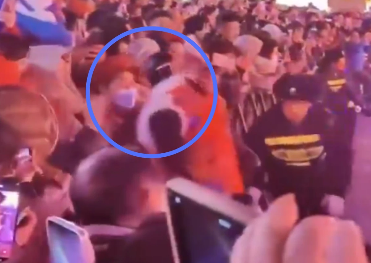 Nagranie z Chin to nowy hit sieci. Robot zaatakował kobietę na festiwalu