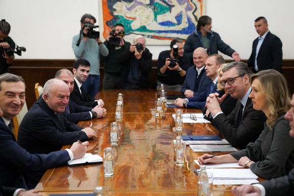 "PRVA DEONICA ZA DVE GODINE, OBEZBEDILI SMO NOVAC" Potpisan ugovor, Azvirt preuzima izgradnju "Osmeha Vojvodine": "Daćemo sve resurse"