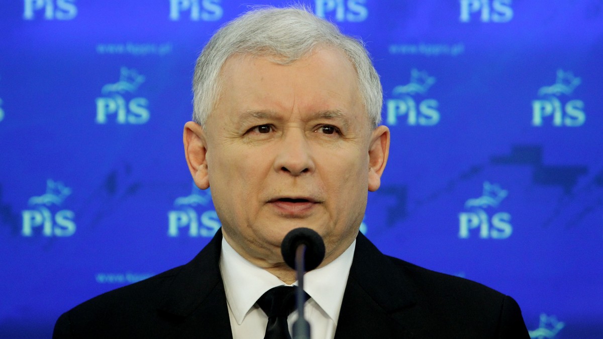 Jarosław Kaczyński, który w Paskach (Lubelskie) wziął udział w uroczystości upamiętnienia partyzanta podziemia niepodległościowego Józefa Franczaka pseud. Lalek, stwierdził, że "Polska musi się zmienić, aby prawda o bohaterach stała się powszechna". - Wierzę, że przyjdzie taki dzień, w którym każde polskie dziecko będzie znało to nazwisko. Będziemy o to zabiegać - dodał.