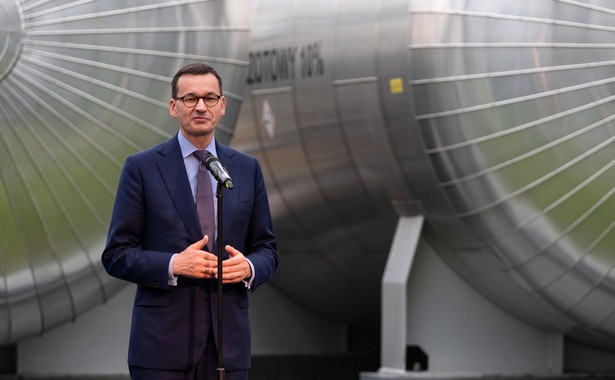 Mateusz Morawiecki podkreślał, że "mamy dzisiaj 15 tys. więcej pielęgniarek niż kilka lat temu".